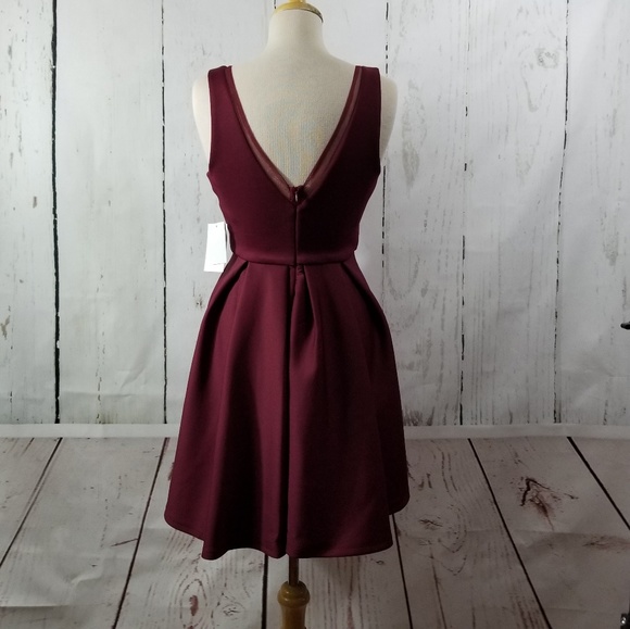 KALANI HILLIKER for Alyce V-Neck Dress w/Pockets - Picture 4 of 8